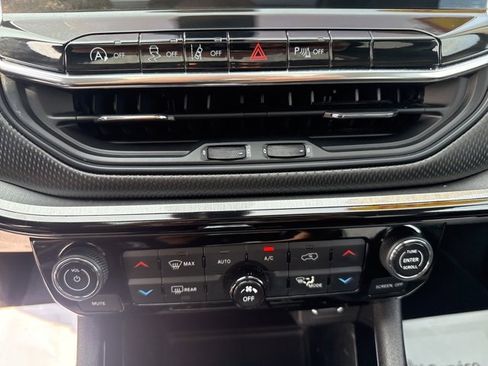 Used 2022 Jeep Compass Trailhawk w/ Sun and Sound Group image 16