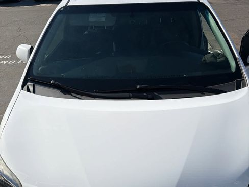 Used 2017 Toyota Sienna SE FWD image 2