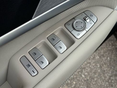 Used 2021 Genesis G70 3.3T image 27