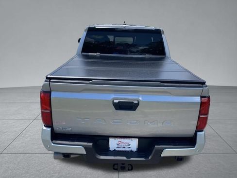 Used 2024 Toyota Tacoma SR5 w/ SR5 Upgrade Package AWD/4WD image 12