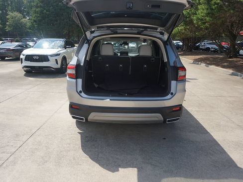 Used 2023 Honda Pilot Touring image 19