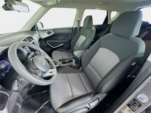 Certified 2025 Kia Soul FWD image 11