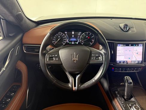 Used 2021 Maserati Levante S GranLusso AWD/4WD image 22