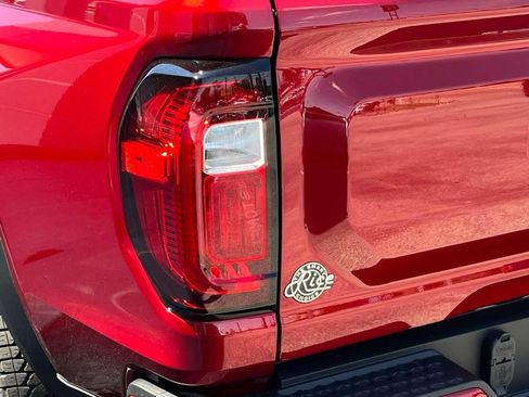 New 2026 GMC Canyon Denali AWD/4WD image 10