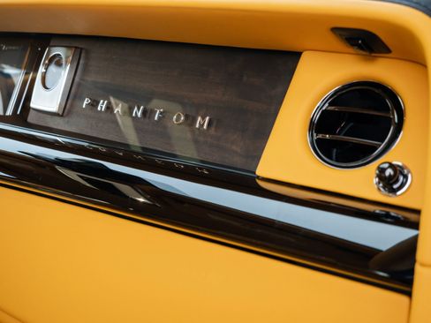 New 2027 Rolls-Royce Phantom Sedan RWD image 33