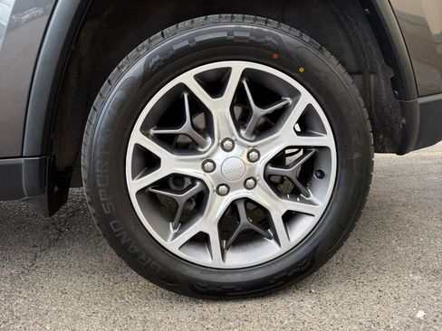 Used 2020 Jeep Grand Cherokee Limited image 29