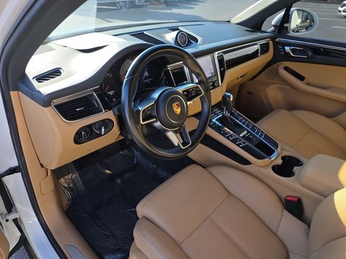 Used 2017 Porsche Macan S image 21