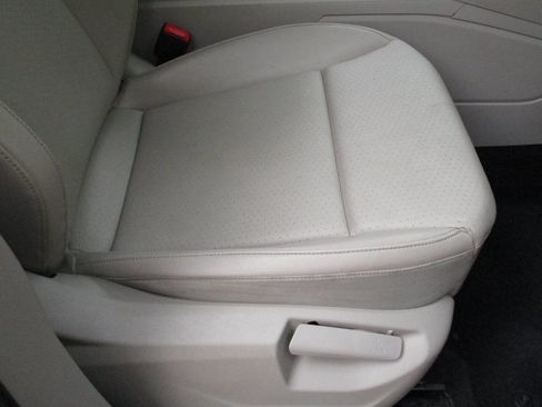 Used 2018 Volkswagen Atlas SE w/ R-Line Package FWD image 10