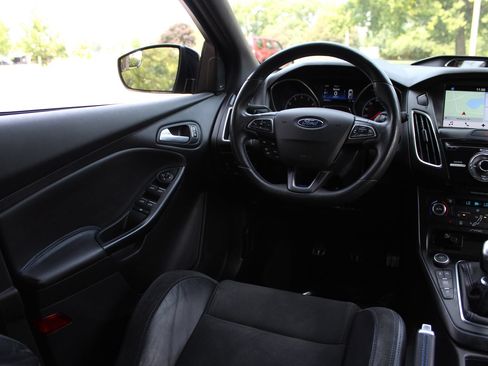 Used 2017 Ford Focus RS AWD/4WD image 11