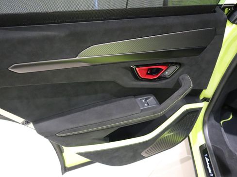 Used 2023 Lamborghini Urus Performante image 20