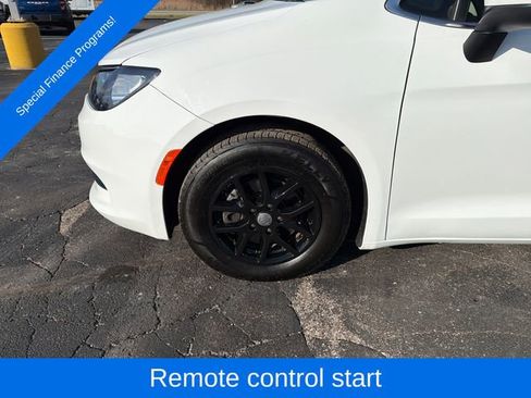 Used 2021 Chrysler Voyager Lxi image 10