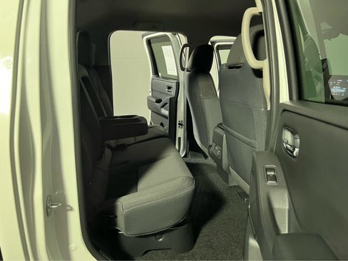 Used 2025 Nissan Frontier SV w/ SV Convenience Package AWD/4WD image 26