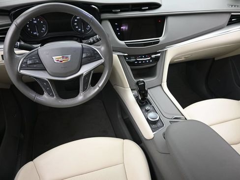 Used 2021 Cadillac XT5 Premium Luxury AWD/4WD image 16