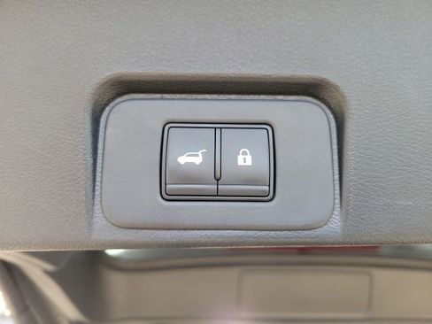 Certified 2025 Nissan Rogue SV image 16