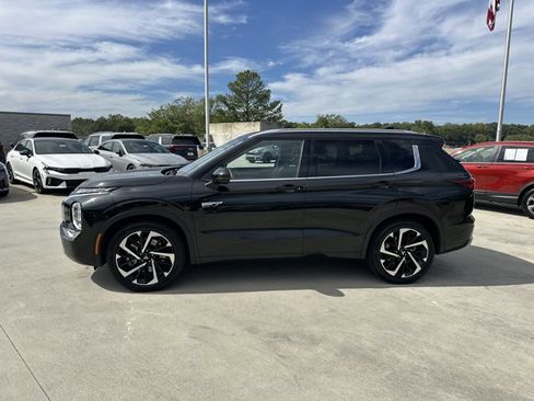 Used 2023 Mitsubishi Outlander SEL image 9