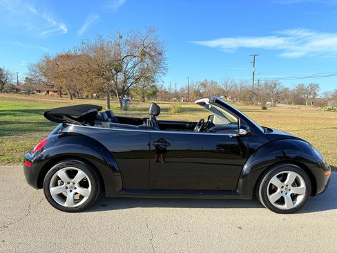 Used 2007 Volkswagen Beetle Convertible w/ Package 2 image 44
