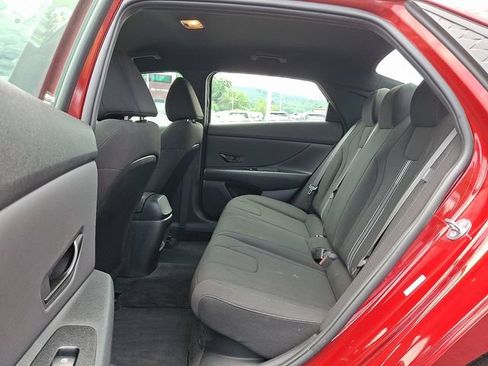 Certified 2025 Hyundai Elantra SEL FWD image 10