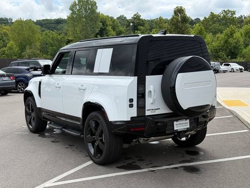 Certified 2026 Land Rover Defender 110 X-Dynamic SE AWD/4WD image 10