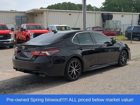 Used 2022 Toyota Camry SE w/ Convenience Package FWD image 13