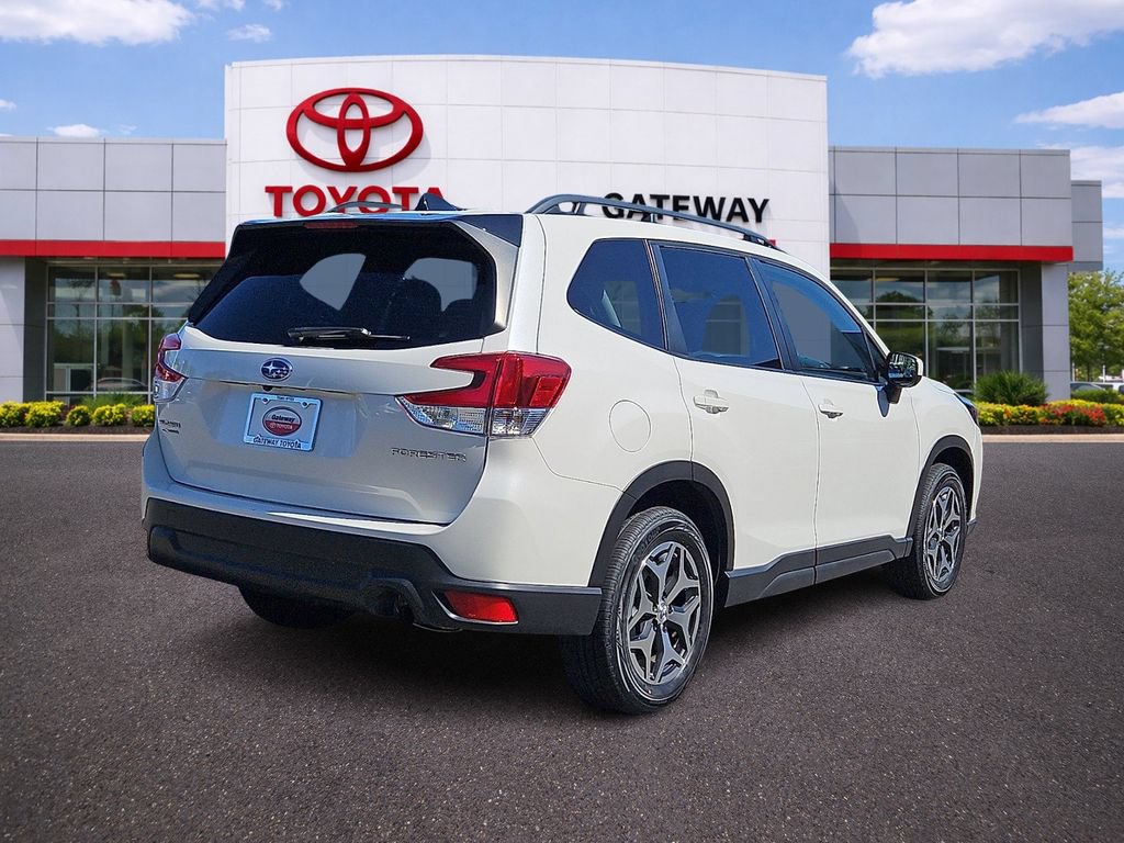 Used 2024 Subaru Forester Premium AWD/4WD image 4