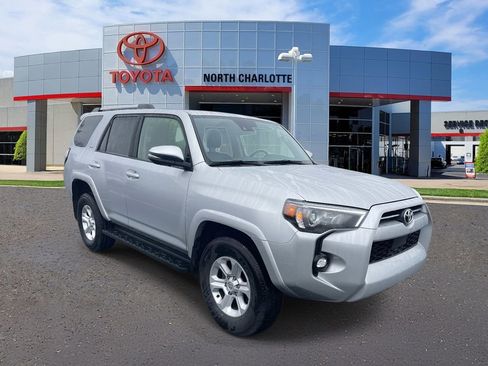 Used 2024 Toyota 4Runner SR5 Premium image 3