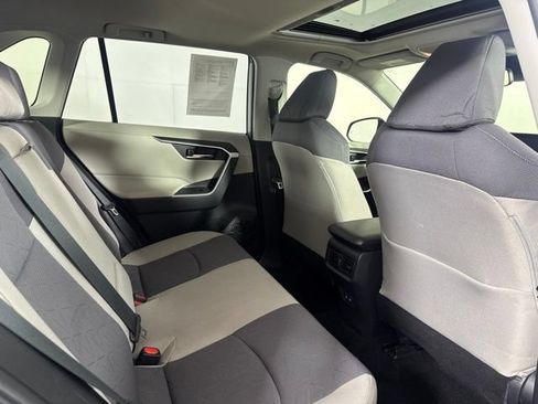 Used 2019 Toyota RAV4 XLE w/ Convenience Package AWD/4WD image 5