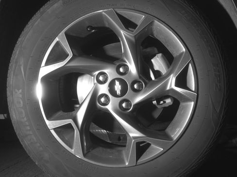 Used 2025 Chevrolet Trax LT FWD image 13