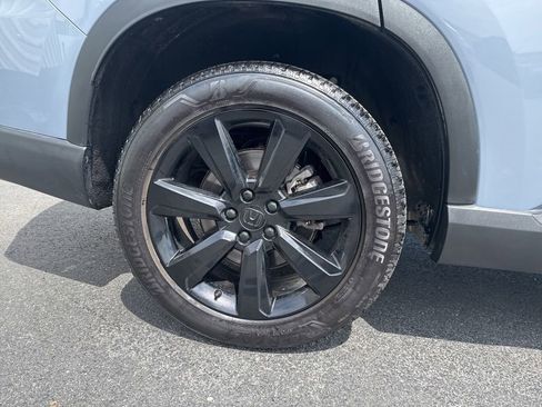 Certified 2025 Honda Pilot Black Edition image 9