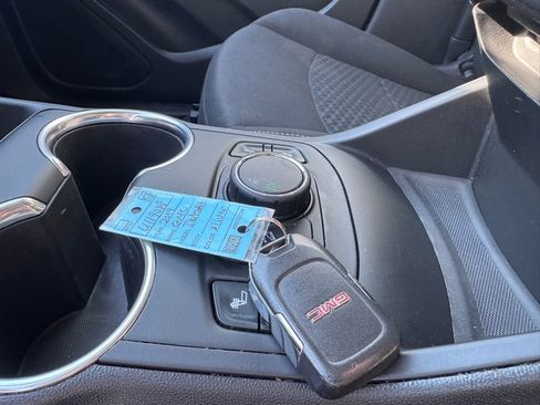 Used 2019 GMC Terrain SLE w/ Driver Convenience Package image 23