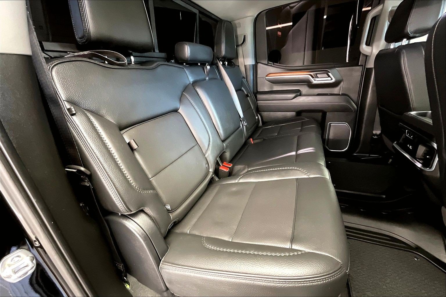 Used 2025 GMC Sierra 1500 Denali AWD/4WD image 18