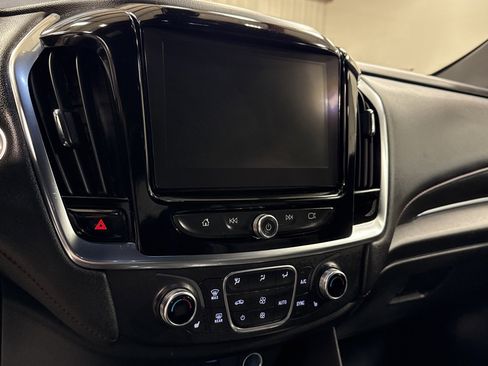 Used 2023 Chevrolet Traverse RS image 6