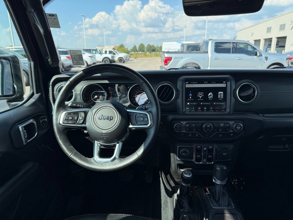 Used 2019 Jeep Wrangler Unlimited Sahara AWD/4WD image 13