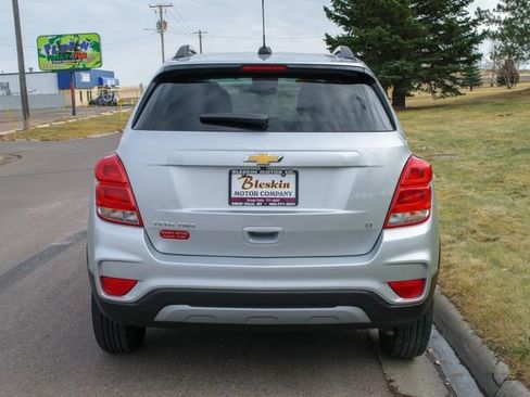 Used 2020 Chevrolet Trax LT w/ LT Convenience Package image 5