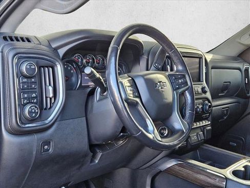 Used 2020 Chevrolet Silverado 1500 LT Trail Boss image 9