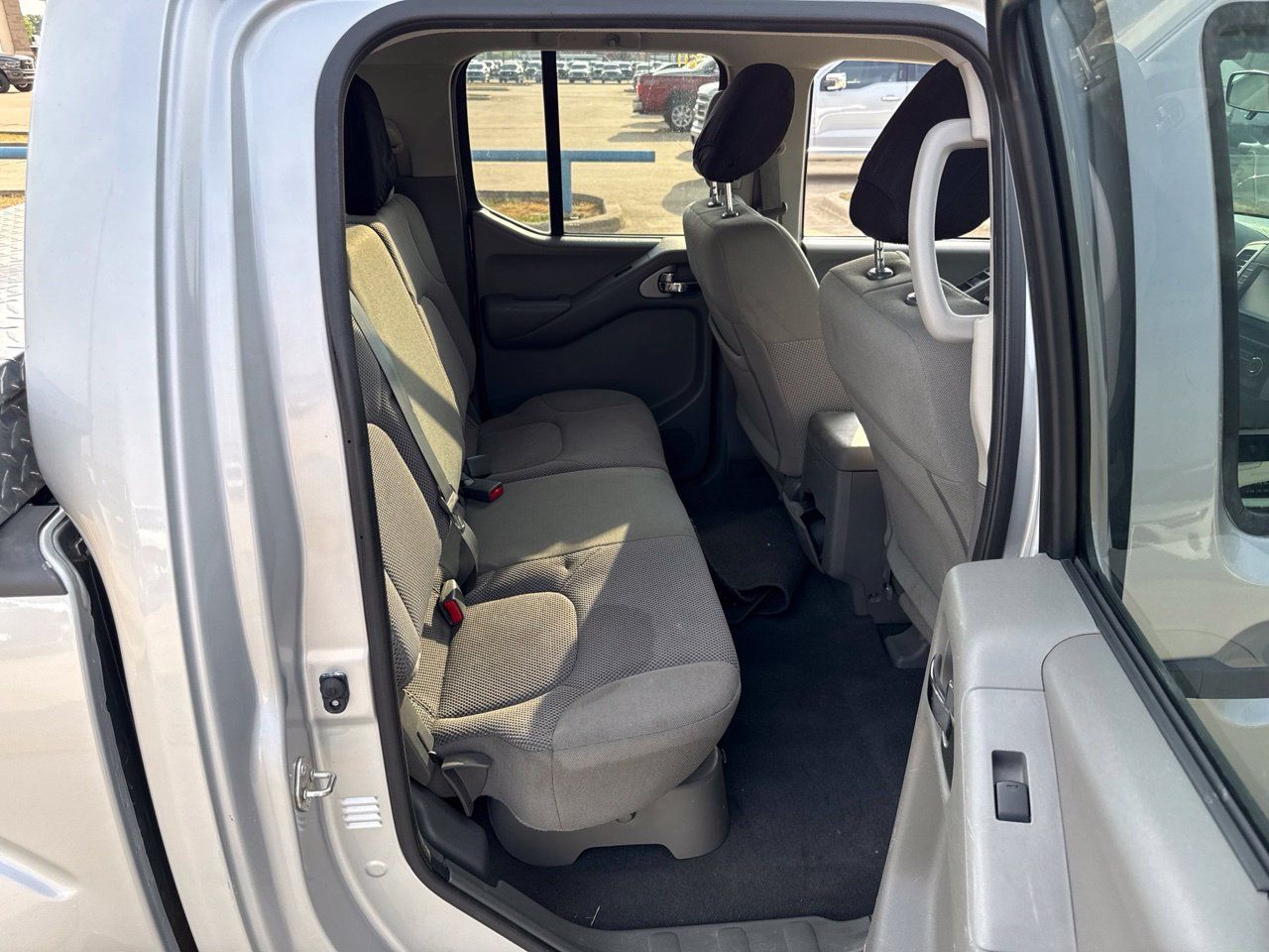 Used 2019 Nissan Frontier SV RWD image 11