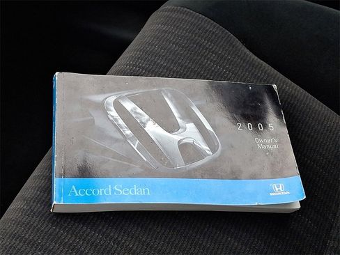 Used 2005 Honda Accord LX image 25