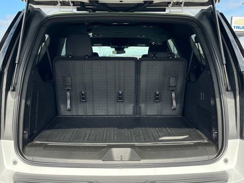 New 2026 Chevrolet Suburban LS RWD image 6