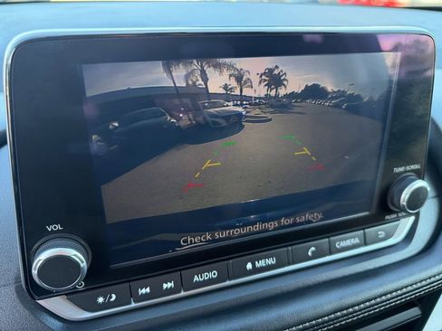 Used 2024 Nissan Rogue SV image 20