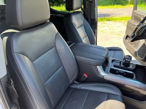 Used 2023 Chevrolet Silverado 1500 LTZ w/ LTZ Convenience Package II AWD/4WD image 19