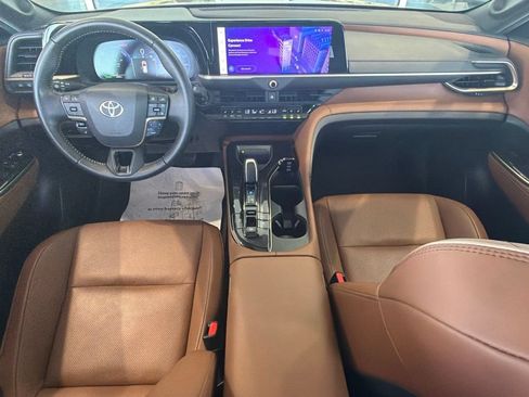 Certified 2025 Toyota Crown Signia AWD/4WD image 34