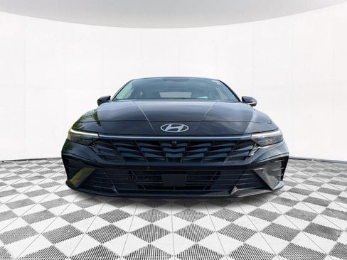 Used 2024 Hyundai Elantra Limited FWD image 16