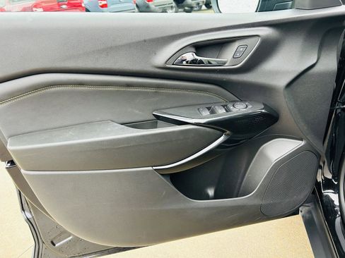 Used 2024 Chevrolet Trax LT w/ Driver Confidence Package image 11