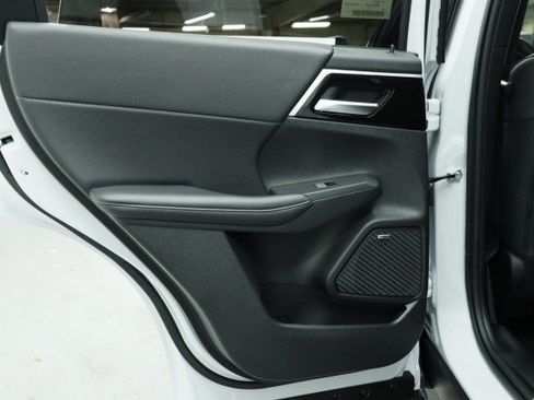 New 2026 Mitsubishi Outlander LE FWD image 26