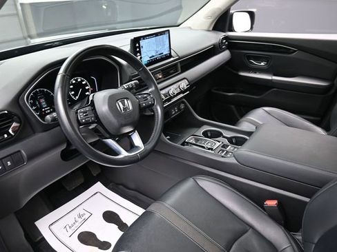 Used 2023 Honda Pilot Touring image 18