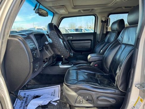 Used 2006 HUMMER H3 4dr 4WD SUV image 15
