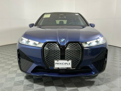 Used 2023 BMW iX xDrive50 w/ Sport Package AWD/4WD image 3