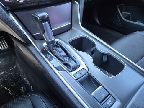 Used 2018 Honda Accord Sport image 14