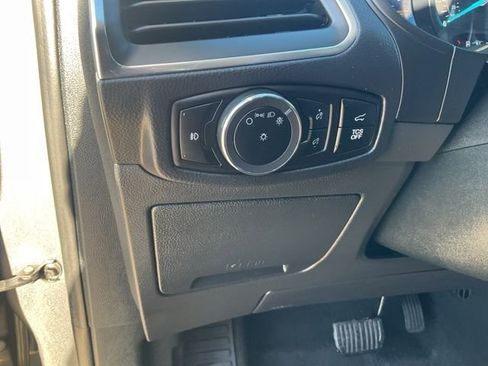 Used 2024 Ford Edge Titanium image 8