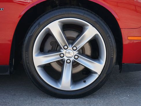 Used 2016 Dodge Challenger R/T w/ Driver Convenience Group image 4