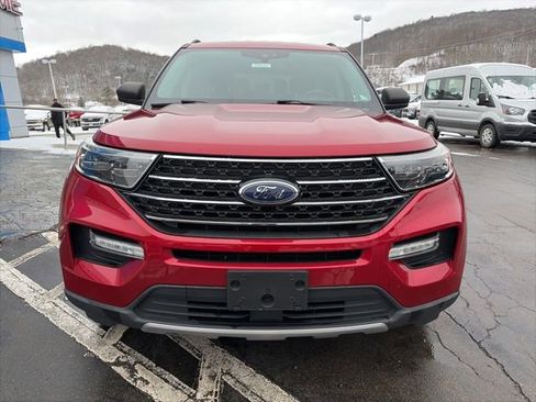 Used 2021 Ford Explorer XLT w/ Equipment Group 202A image 2